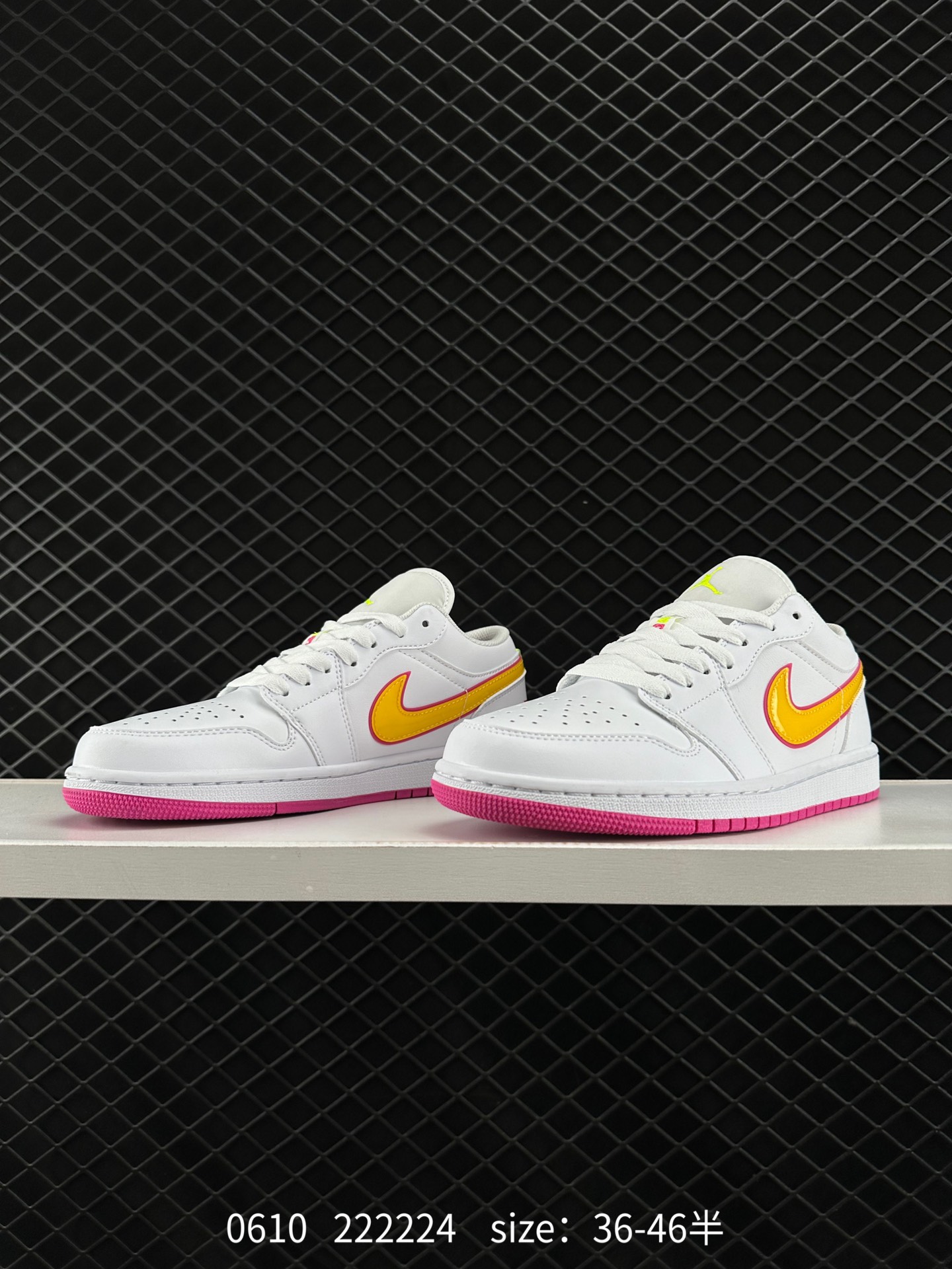 Nike Air Jordan 1 Low SE”Phantom Denim Swoosh“